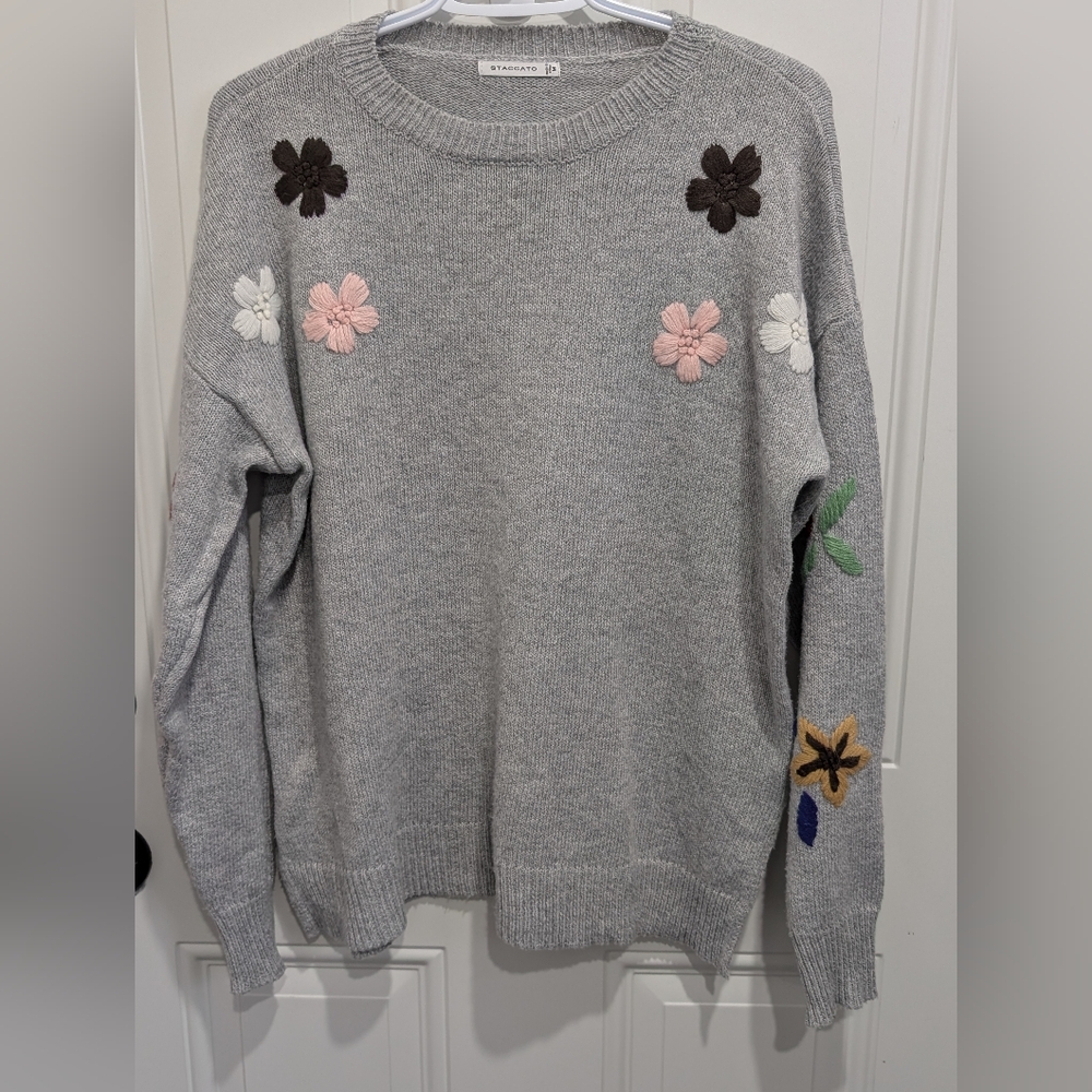 Staccato Gray Sweater with Multicolor Floral Accents